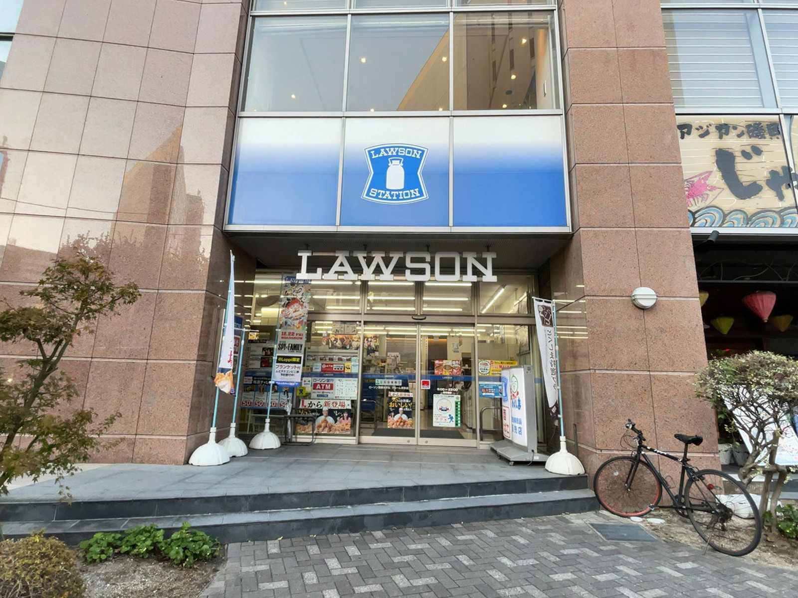 徒歩3分のローソン 西鉄ホテル クルーム博多店