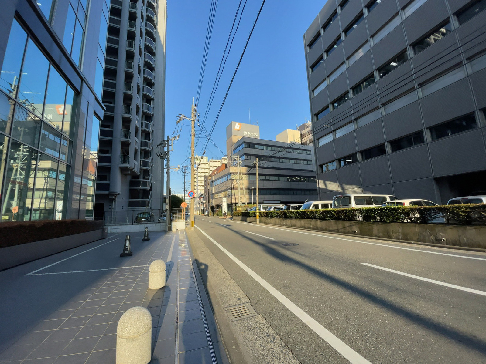 いちご博多駅前スクエア前面の通り