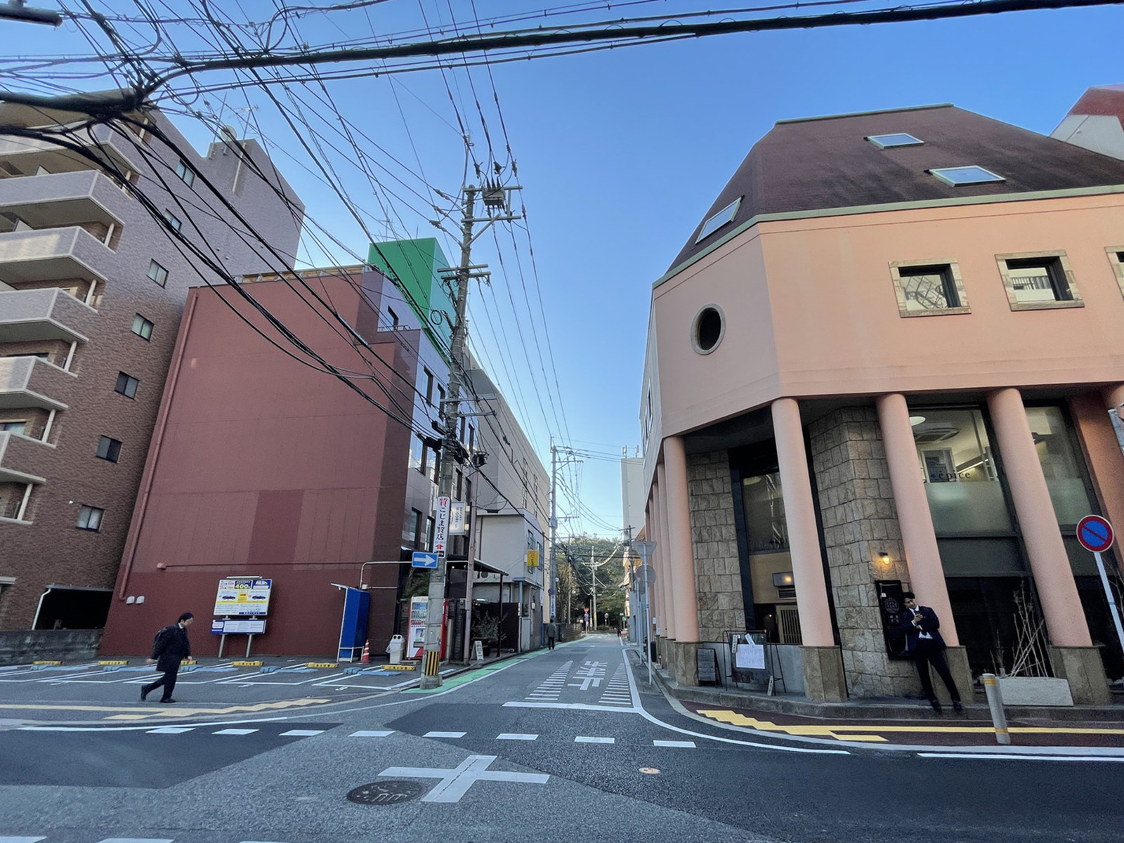 プロスパー赤坂ビル前面の通り