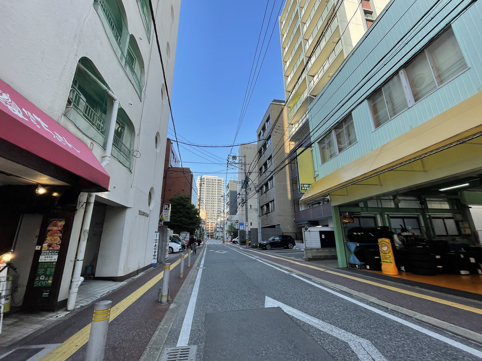 赤坂コートビル前面の通り