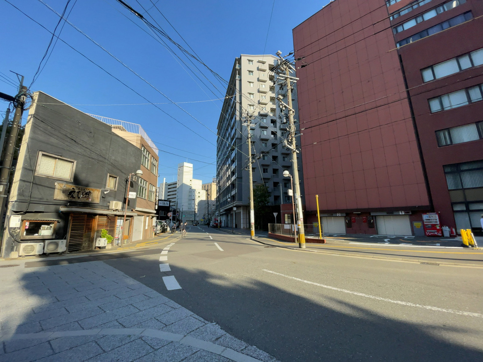西鉄博多駅前ビル前面の通り