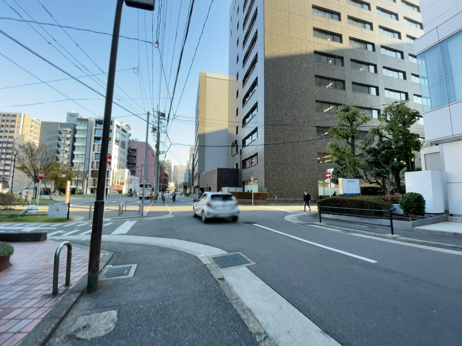 博多駅前シティビル前面の通り