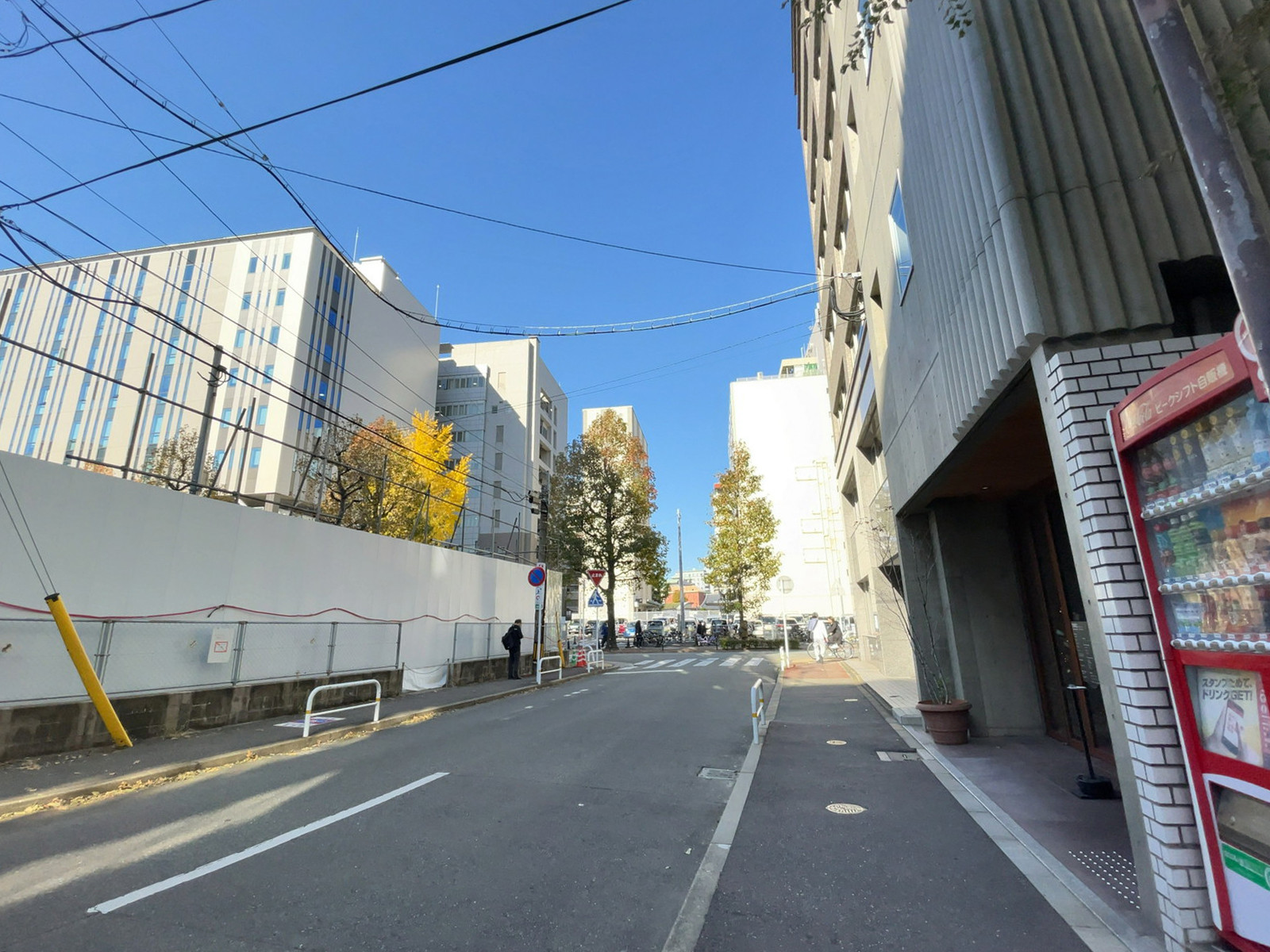 第5グリーンビル前面の通り