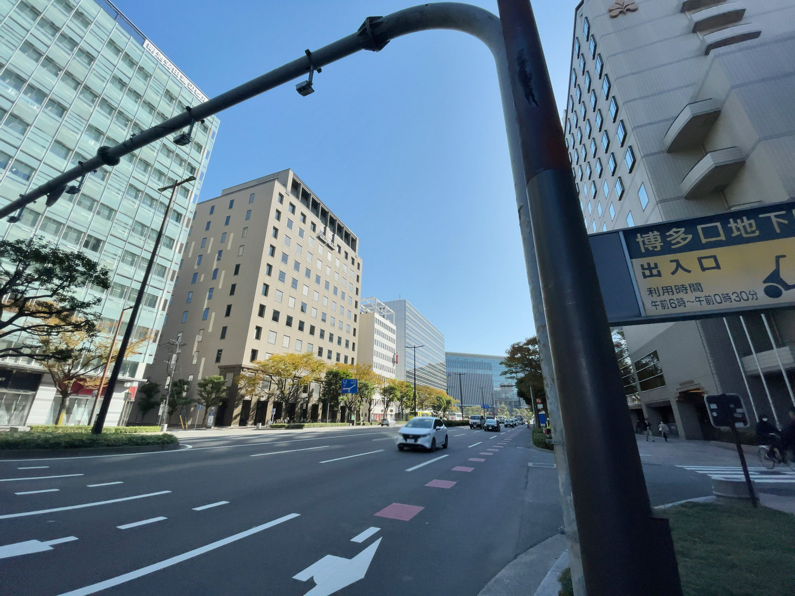 九勧博多駅前ビル前面の通り