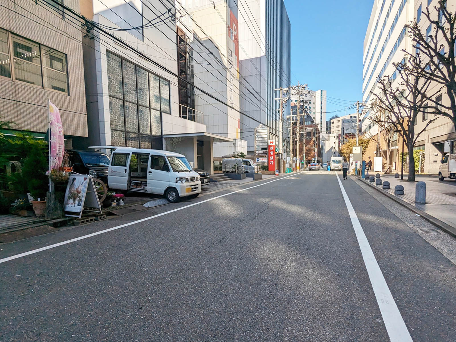 博多プライムイースト前面の通り