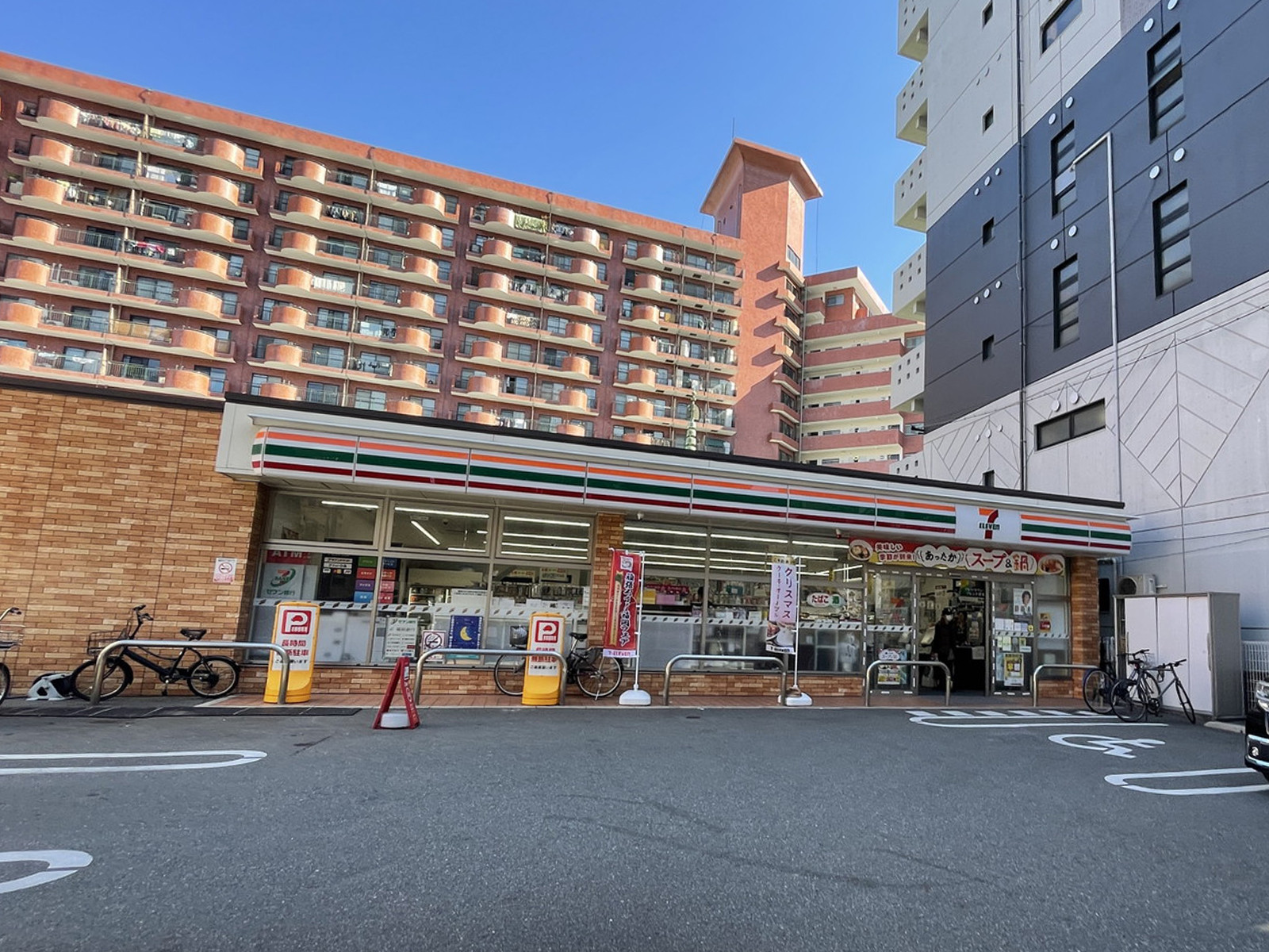徒歩1分のセブンイレブン福岡舞鶴1丁目店