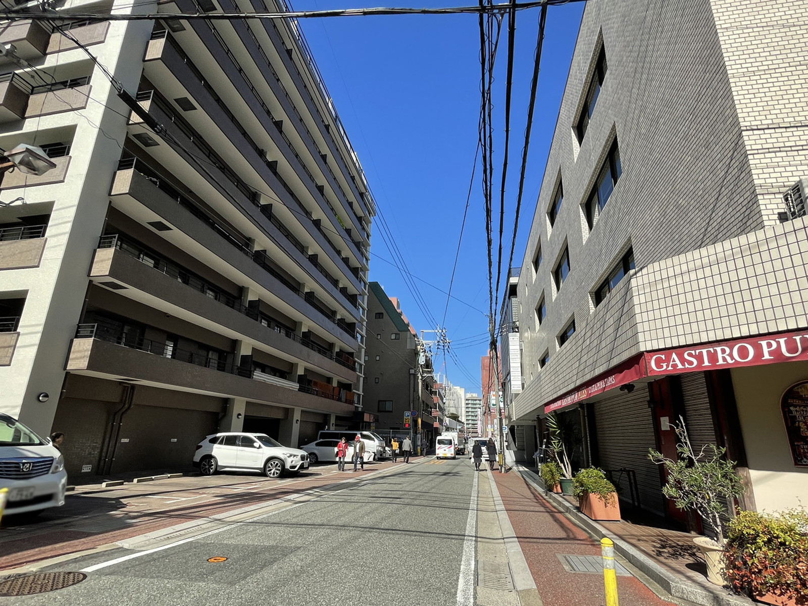 小榎ビル前面の通り