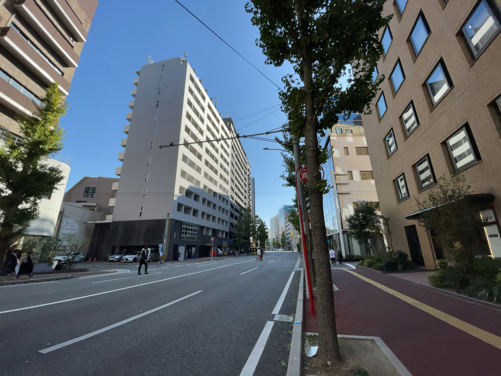 井門博多ビルイースト前面の通り