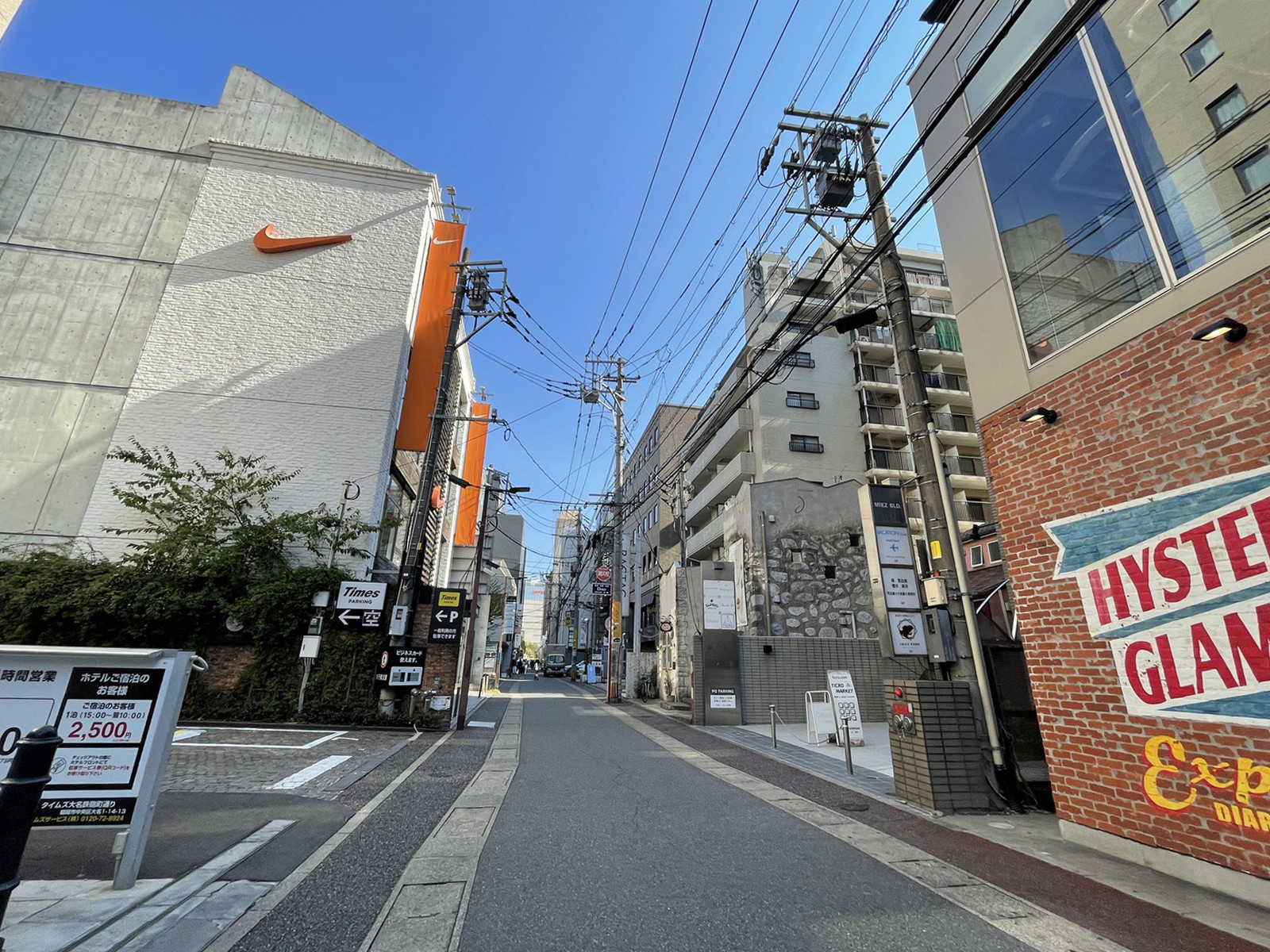 福岡セントラルビル前面の通り