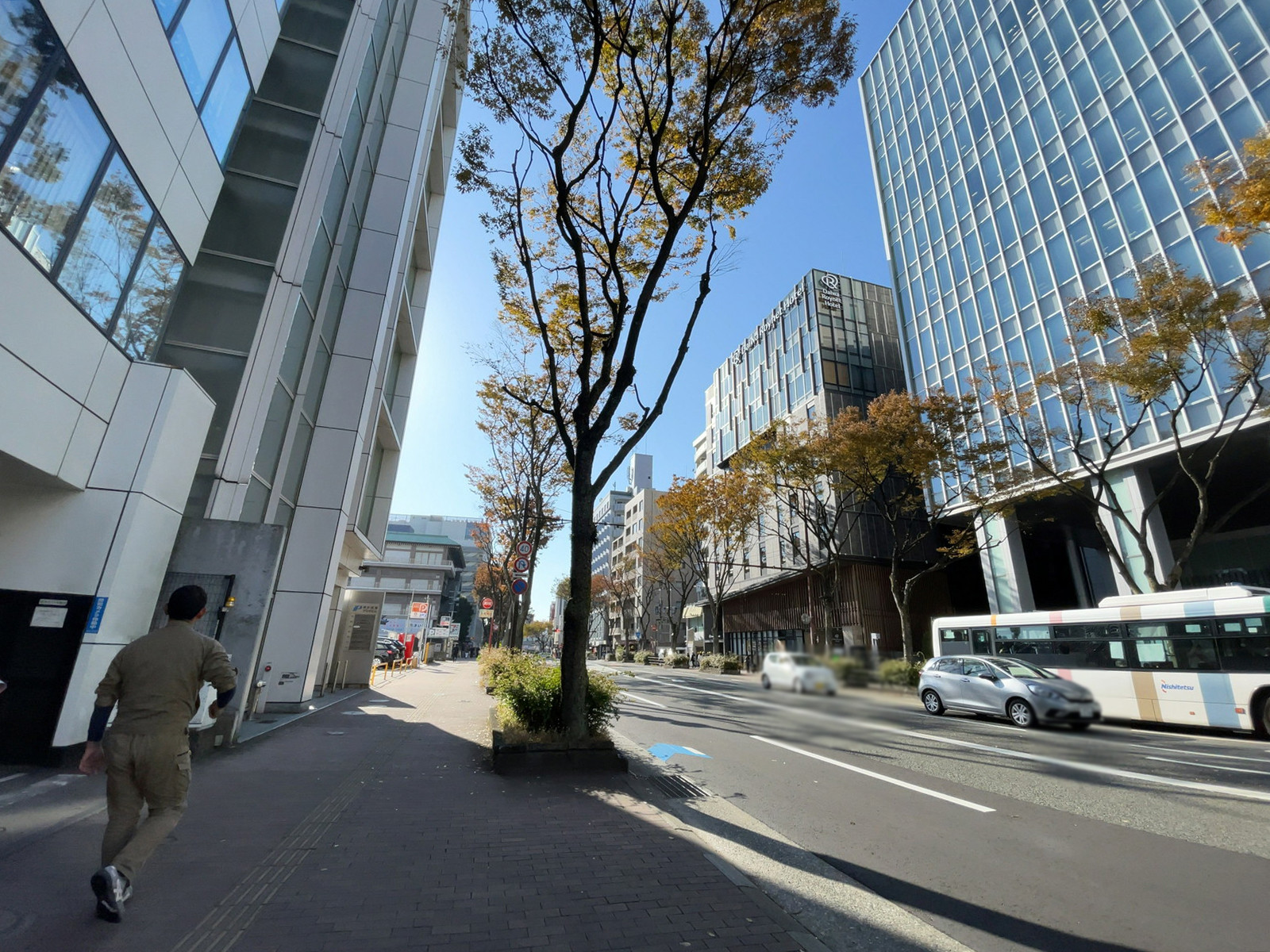いちご博多祇園ビル前面の通り