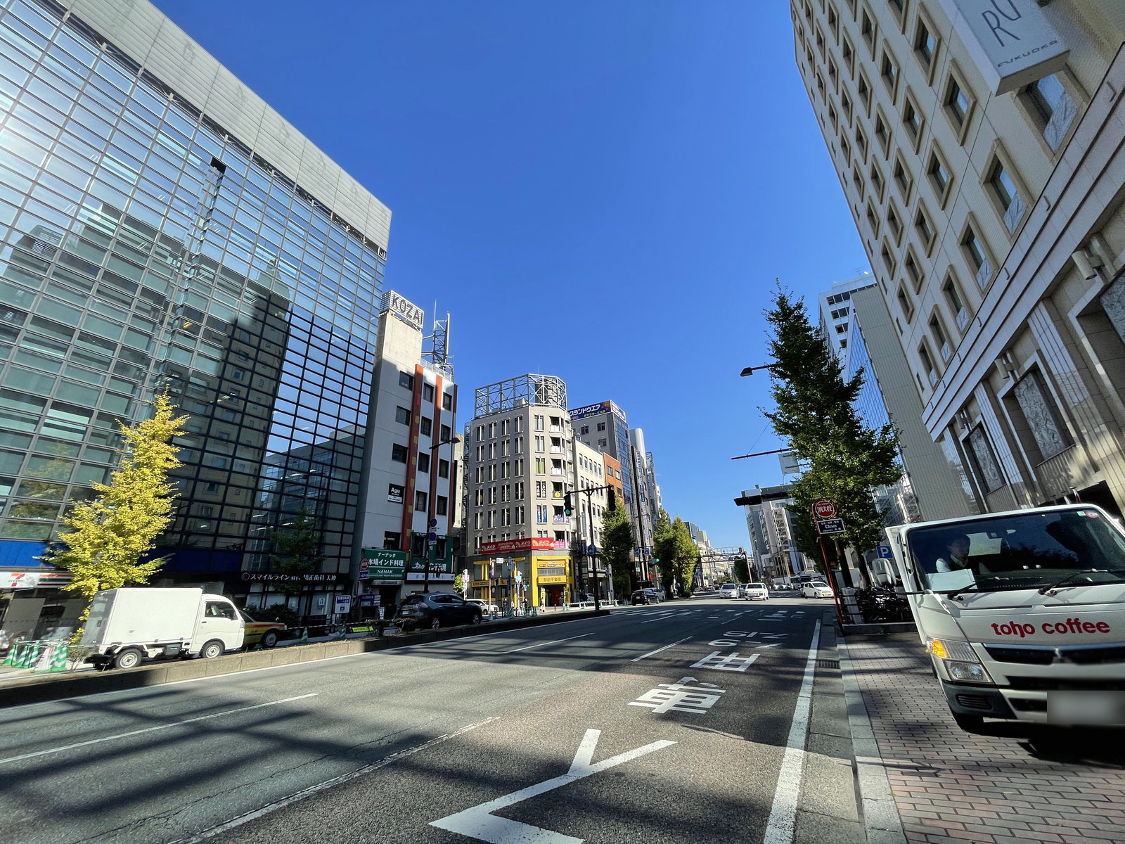 リクルート天神ビル前面の通り