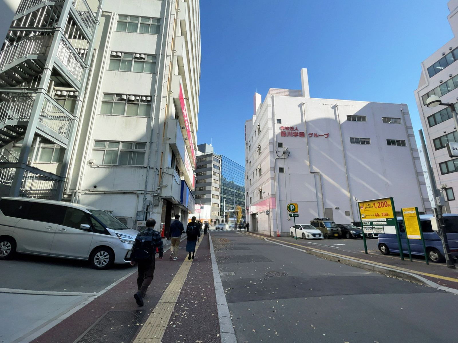 博多むげんビル前面の通り