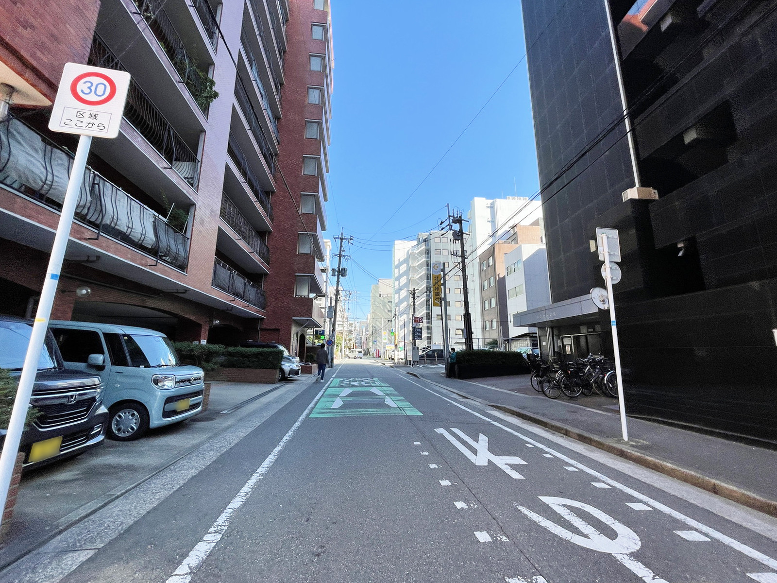 赤坂プライムビル前面の通り