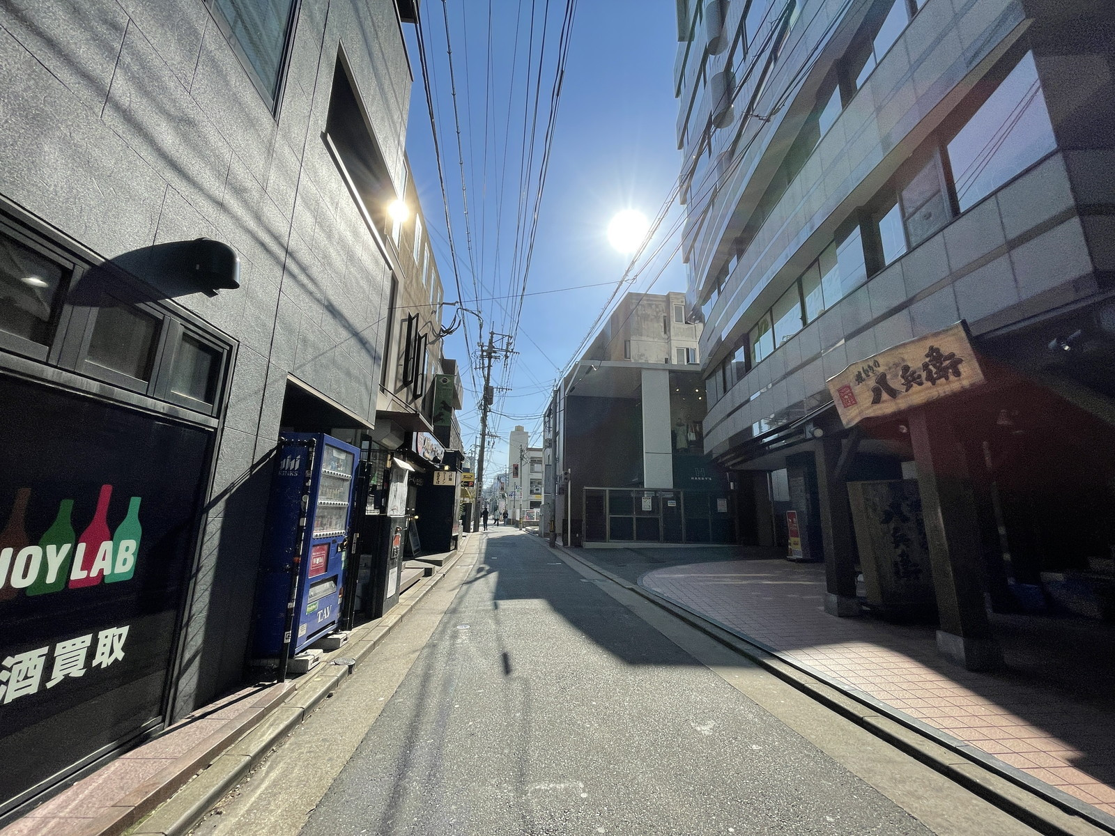 ノイラ天神前面の通り