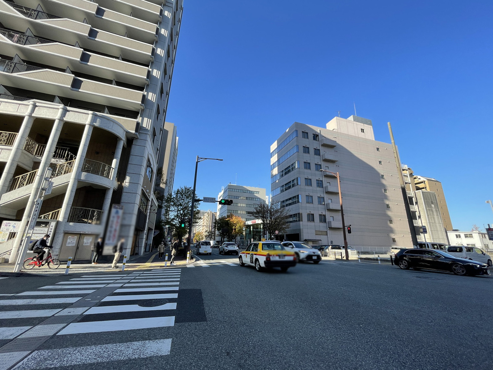 SF福岡ビル前面の通り