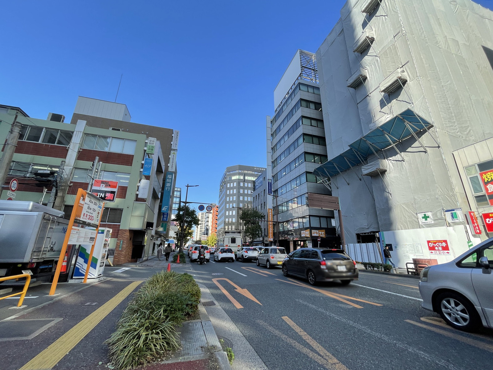 赤坂セブンビル前面の通り
