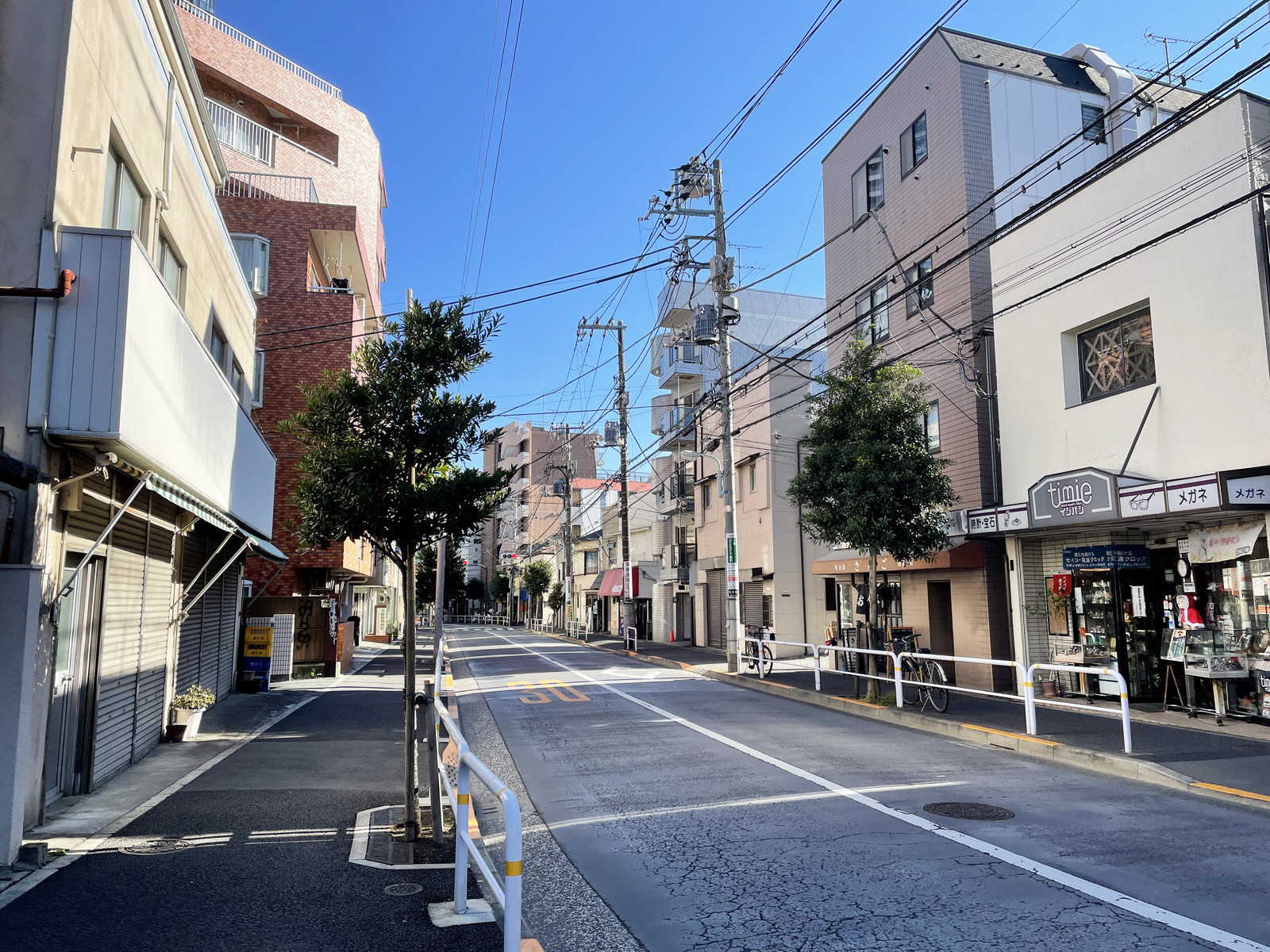 豊洋ビル前面の百反通り