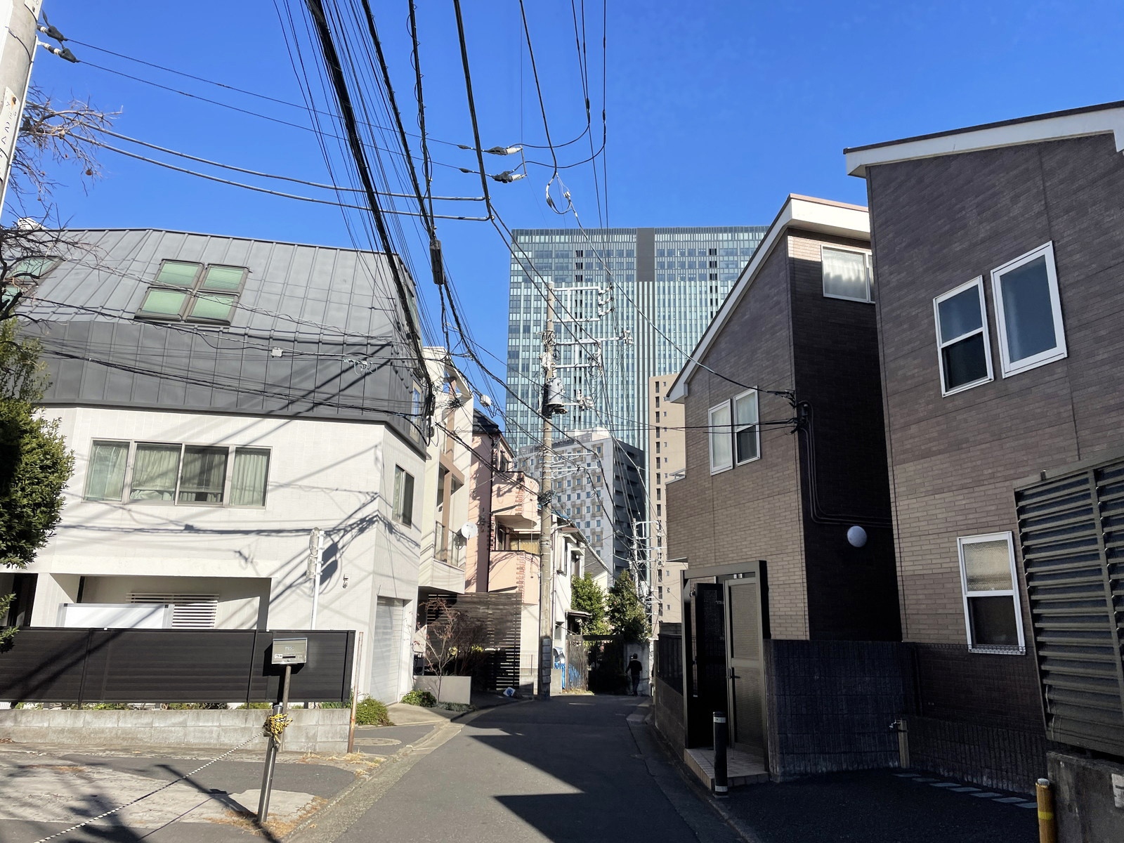 周辺は住宅街