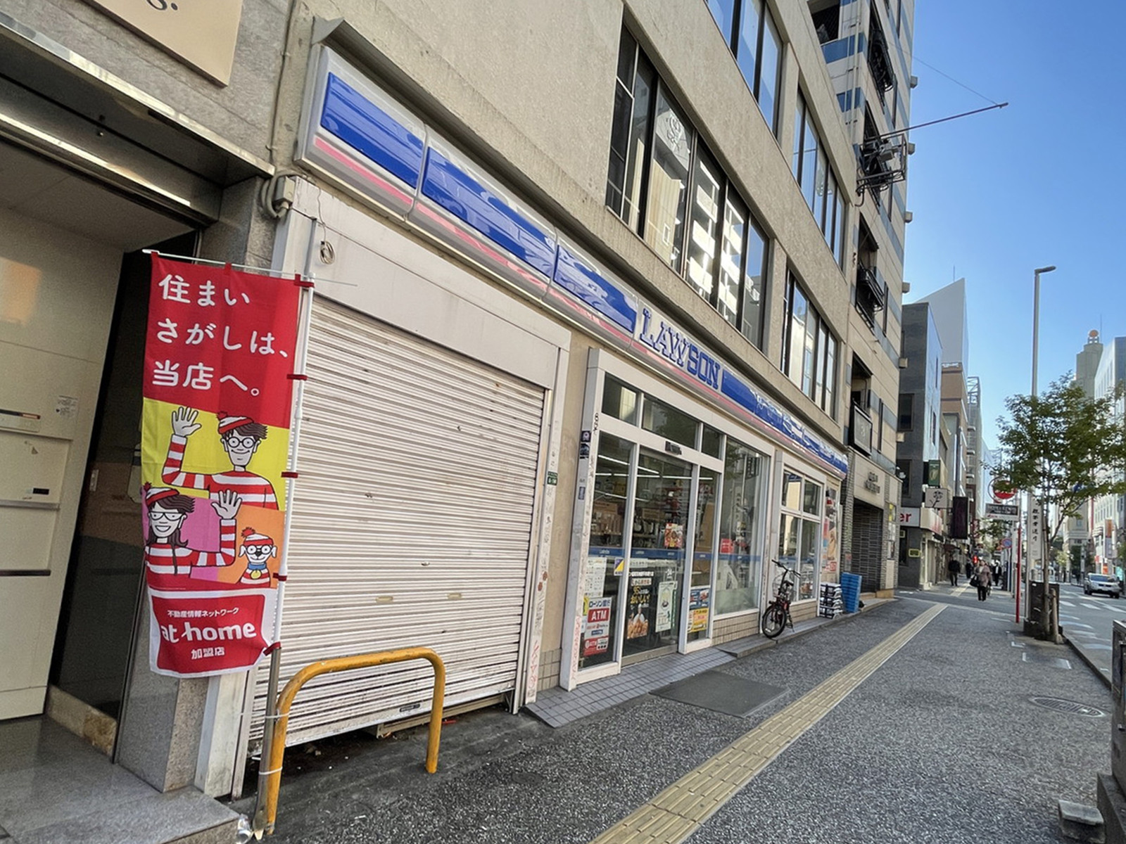 徒歩1分のローソン福岡天神親不孝通り店