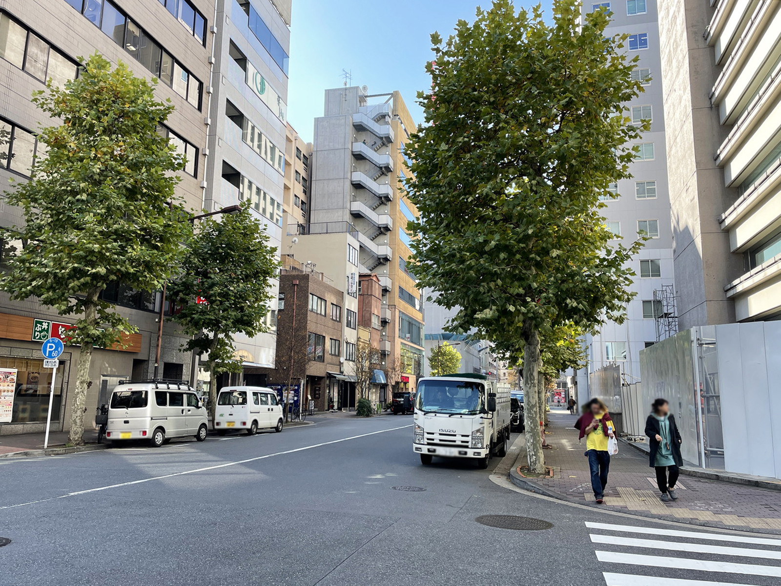 SIビル前面の平成通り