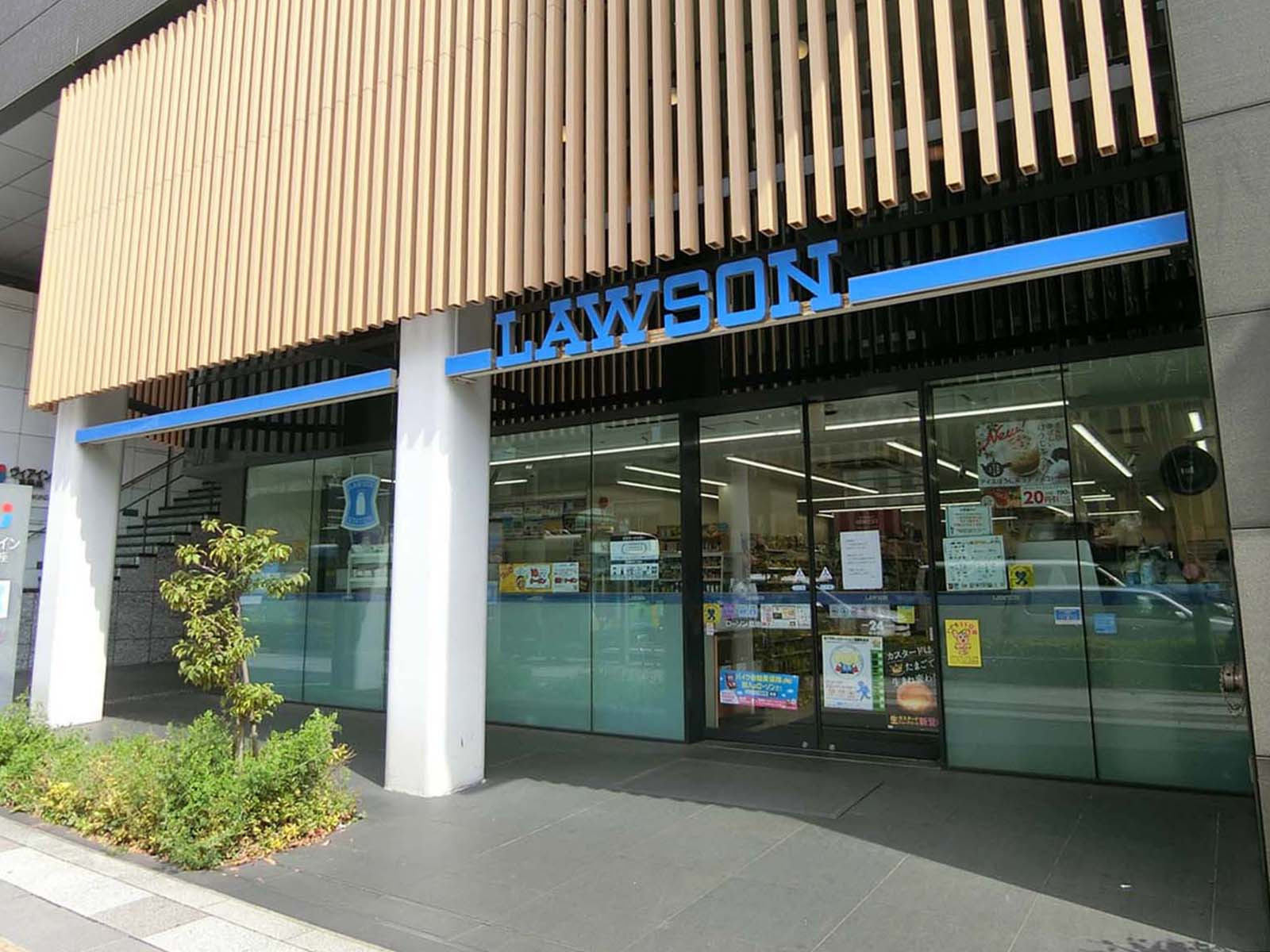 徒歩3分のローソン築地2丁目店