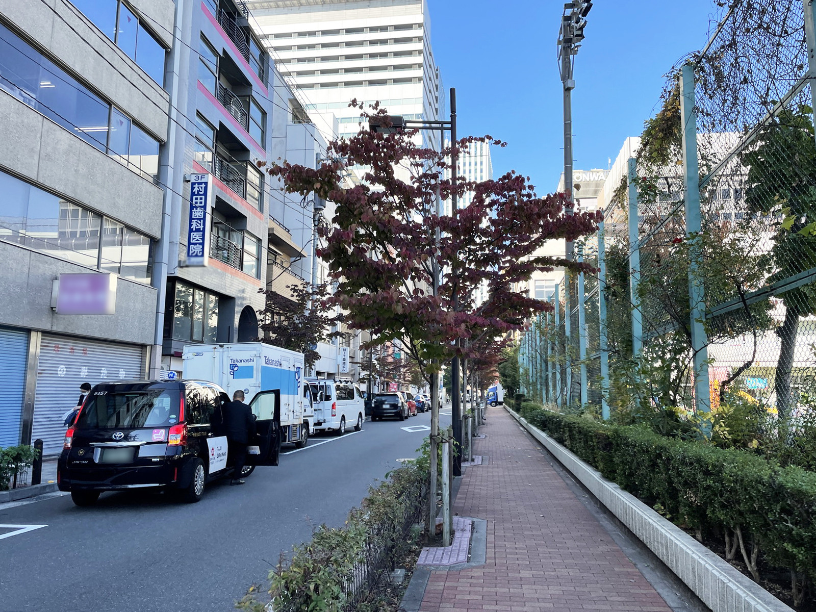 サイエスタビル北館前面の通り