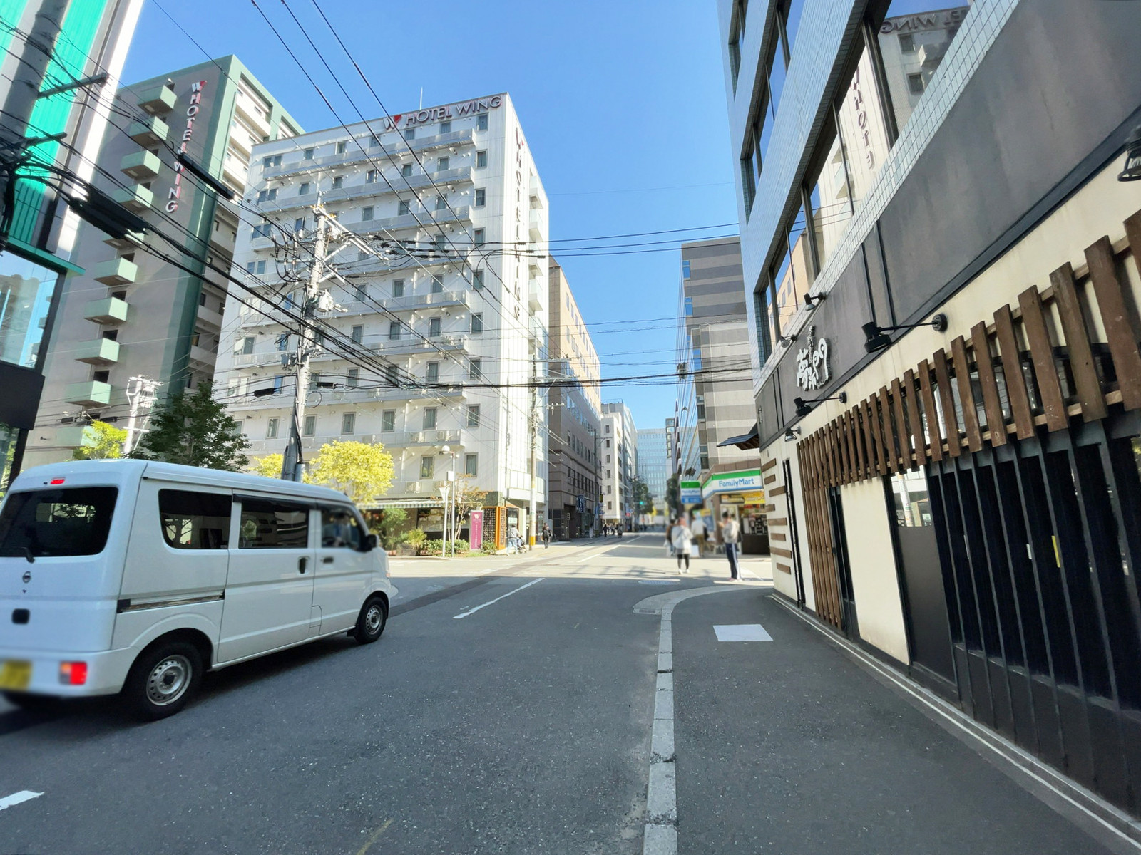 Mビル3号館前面の通り