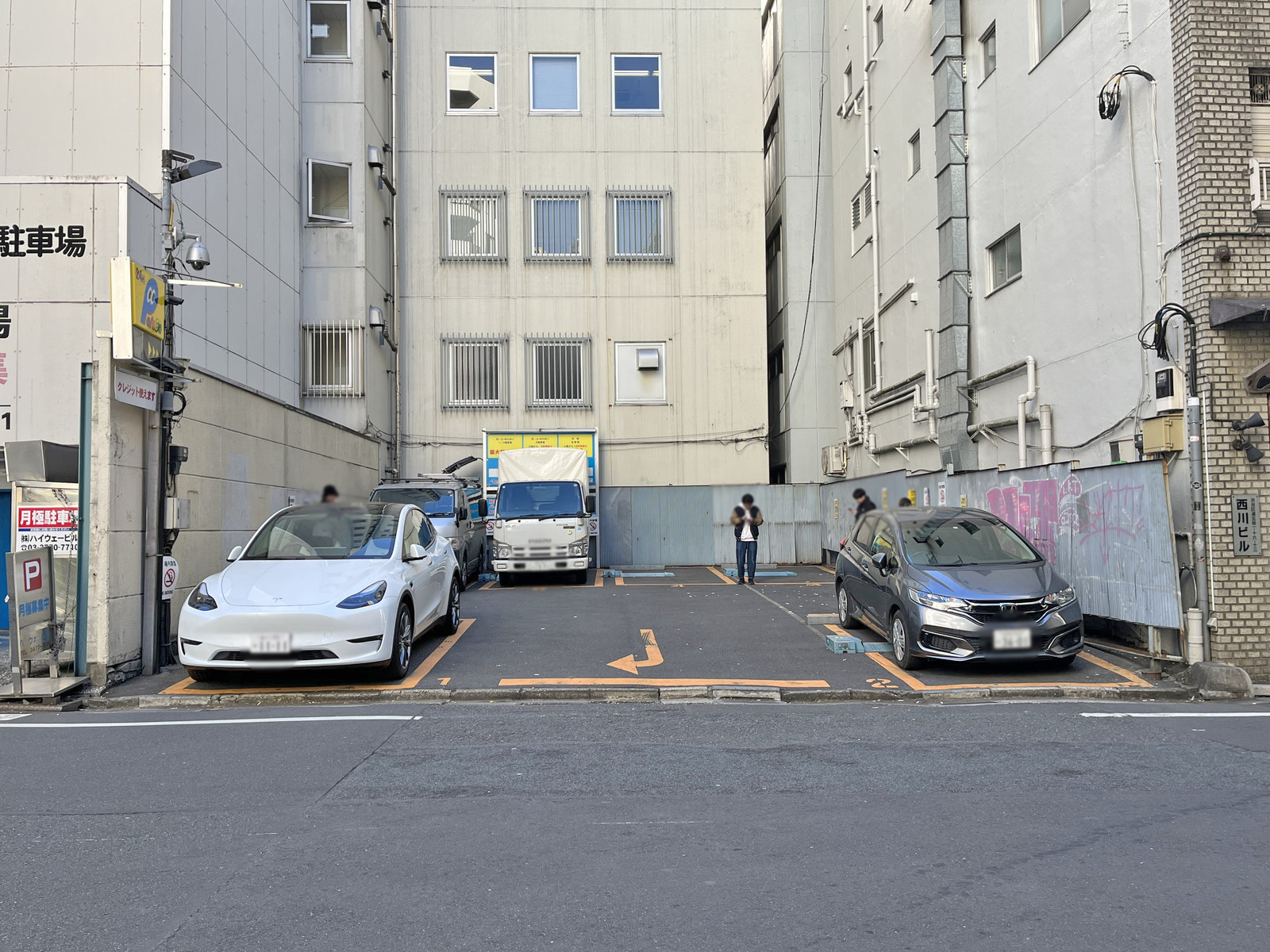 隣のコインパーキング