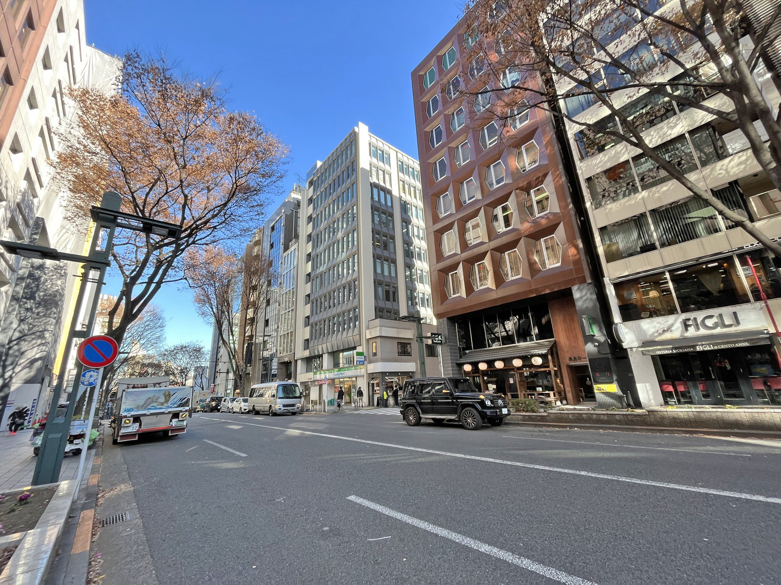 AD-O渋谷道玄坂前面通り