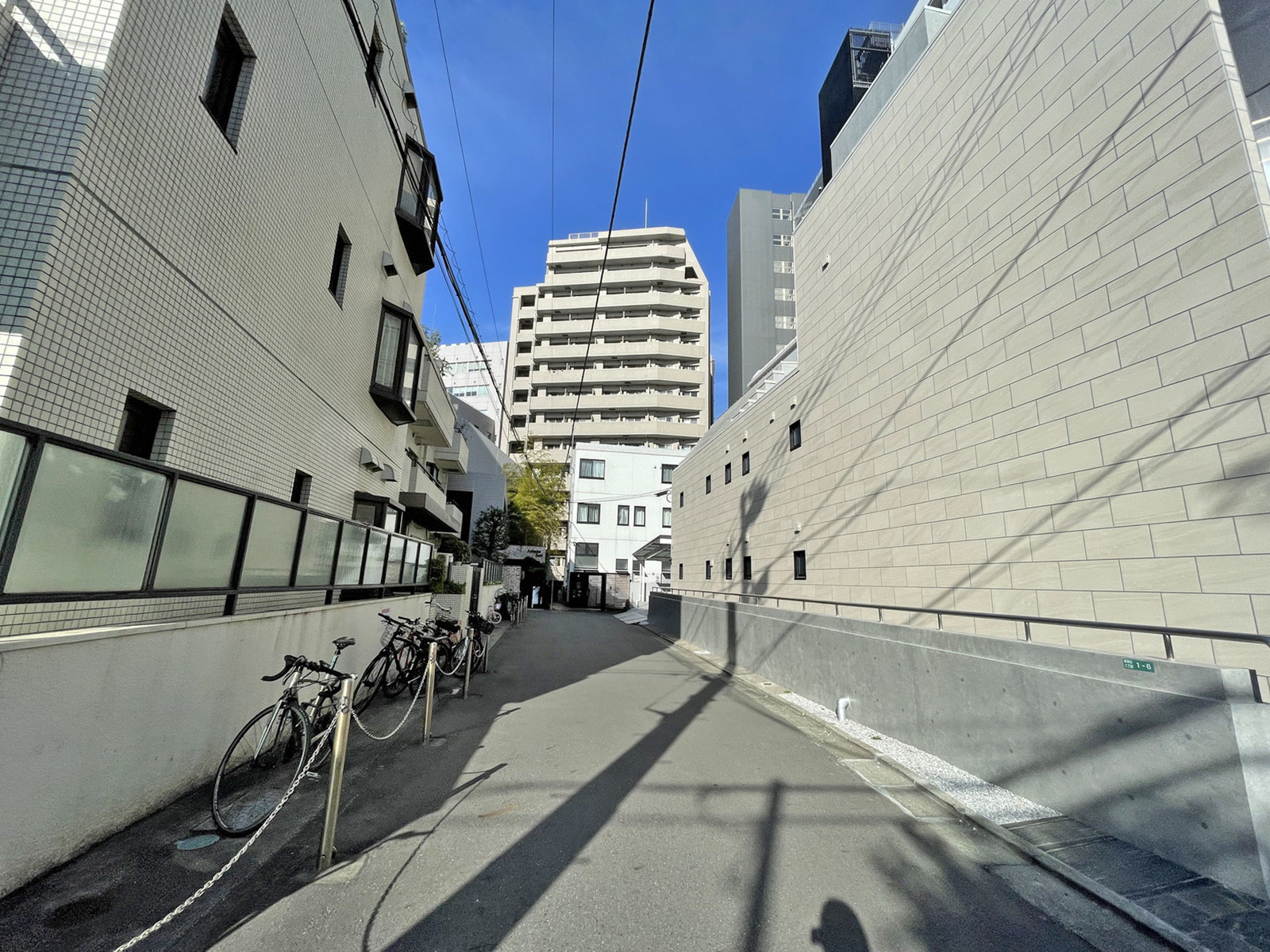 青葉台イースト前面の通り