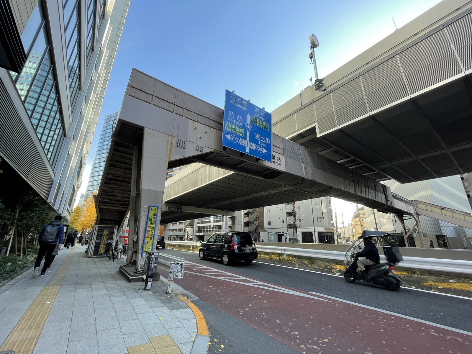 プラトーヴェール前面の玉川通り