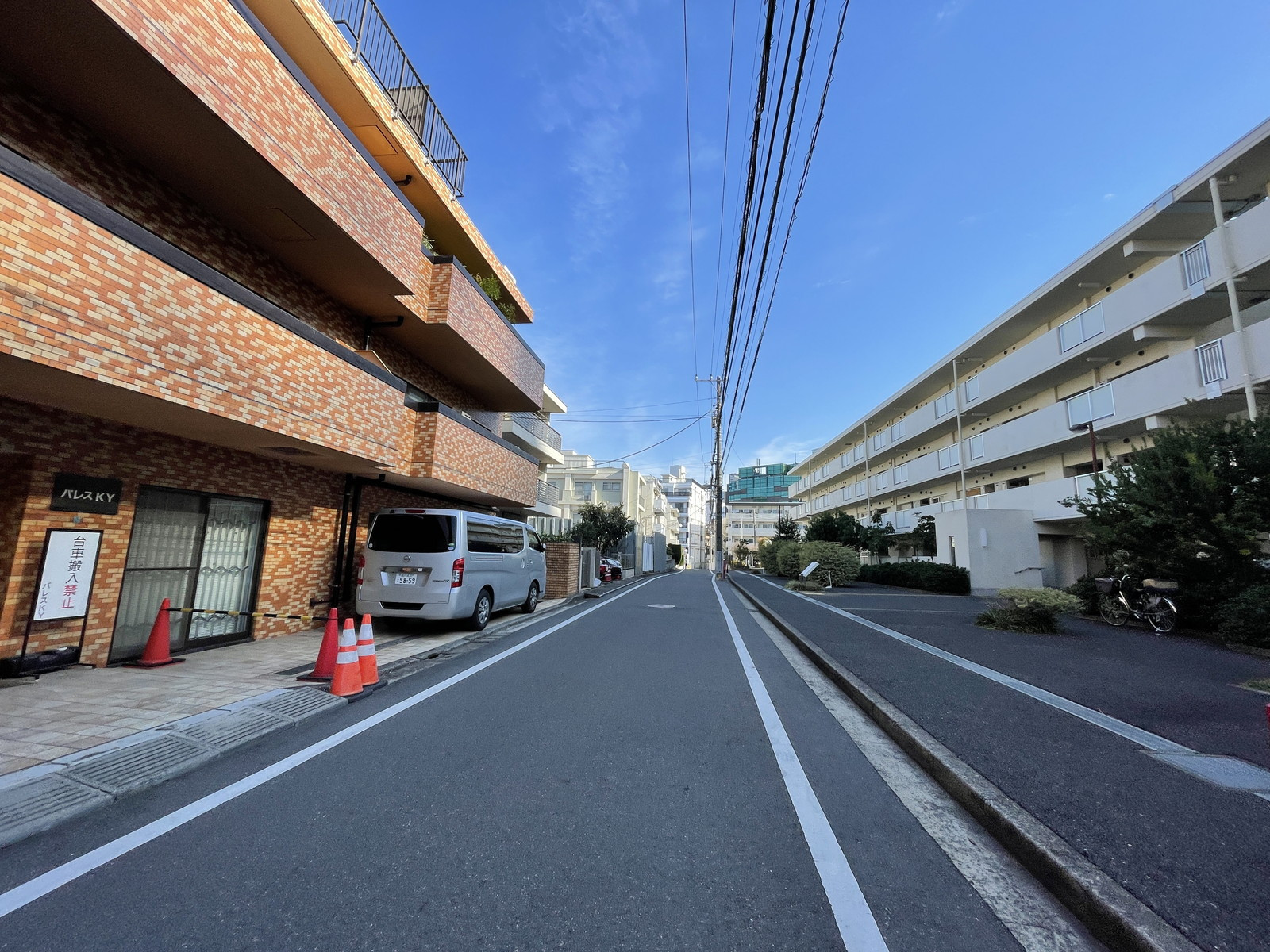 パレスKY前面の通り