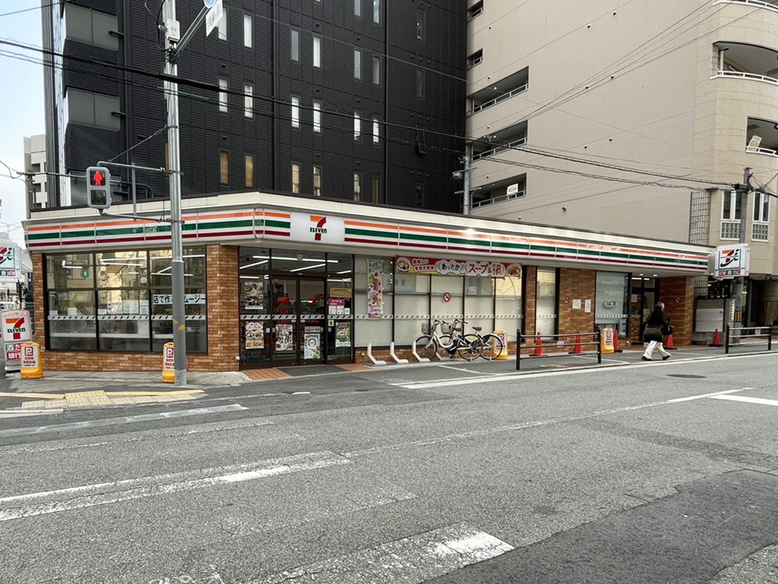 徒歩3分のセブンイレブン 四ツ橋南堀江店