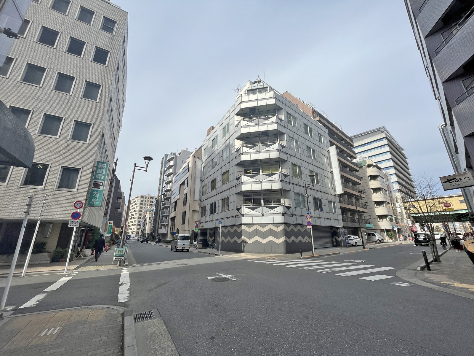 戸谷第3ビル前面通り