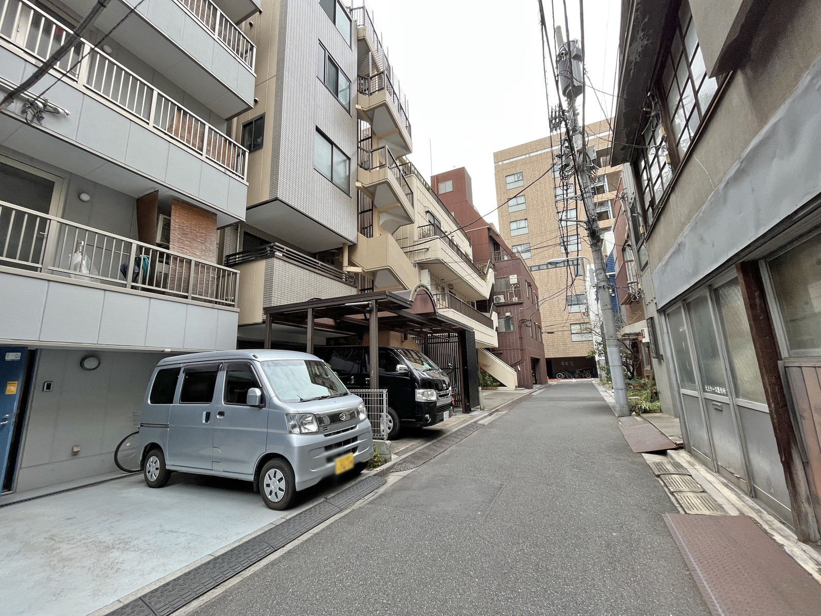 森川ビル前面通り