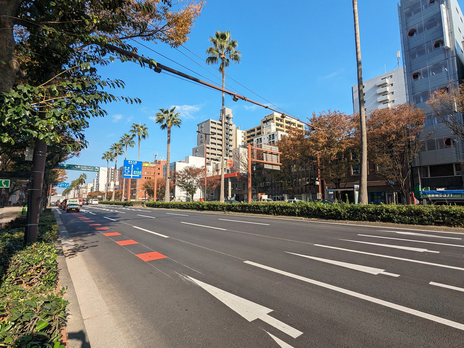 D-LIFE PLACE呉服町前面の大博通り