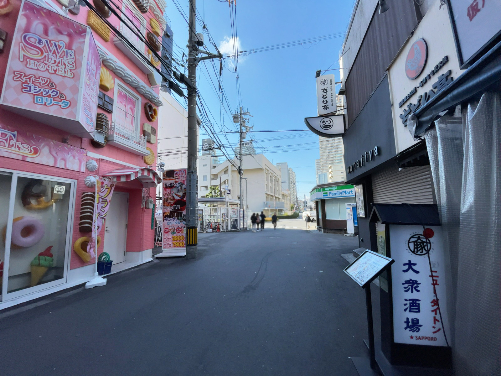 山本ビル前面の通り
