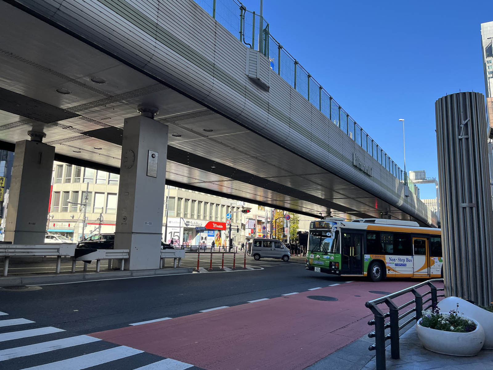 付近の六本木交差点