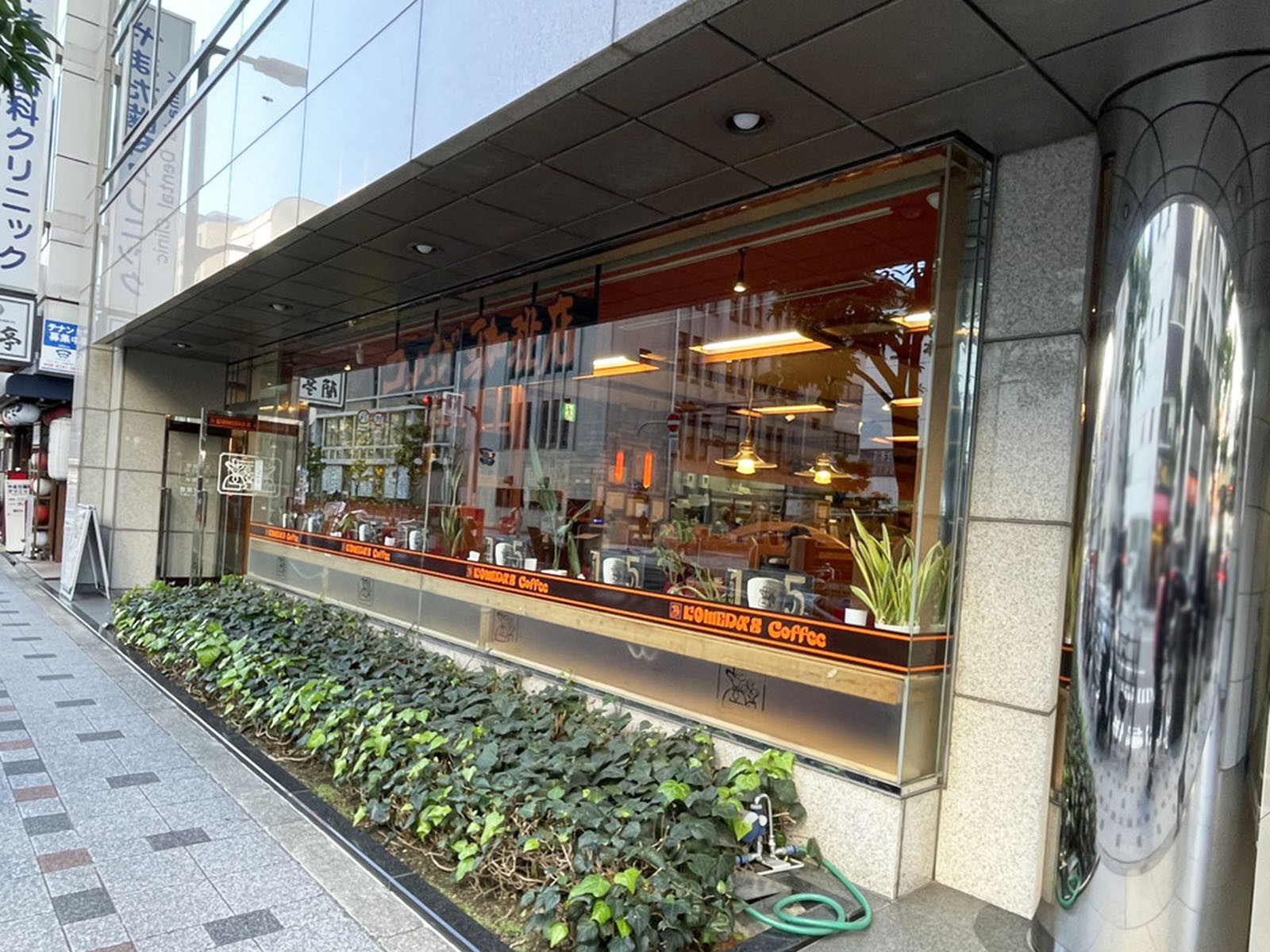 徒歩2分のコメダ珈琲店 大阪本町店