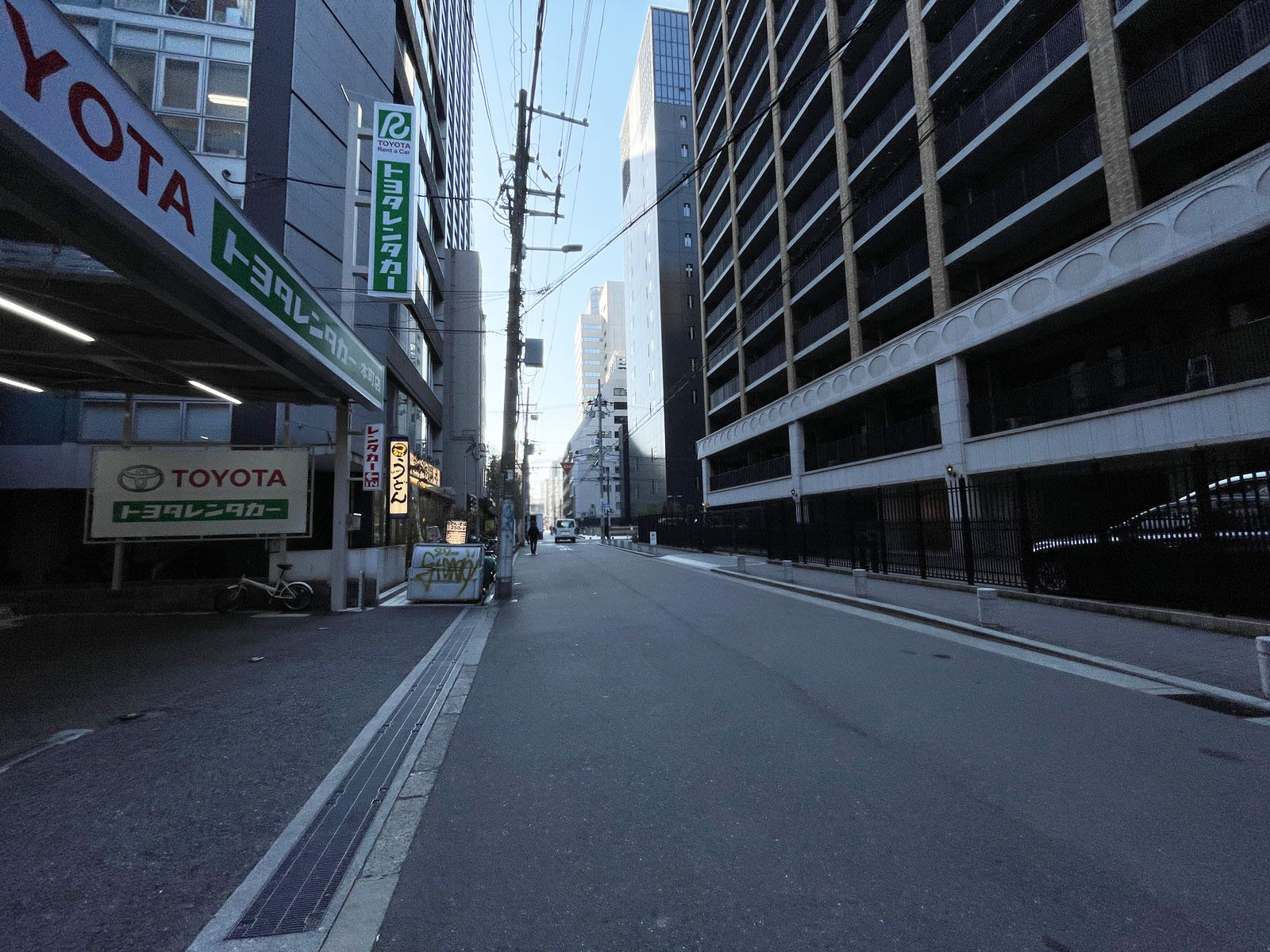 第一住建瓦町ビル前面の通り