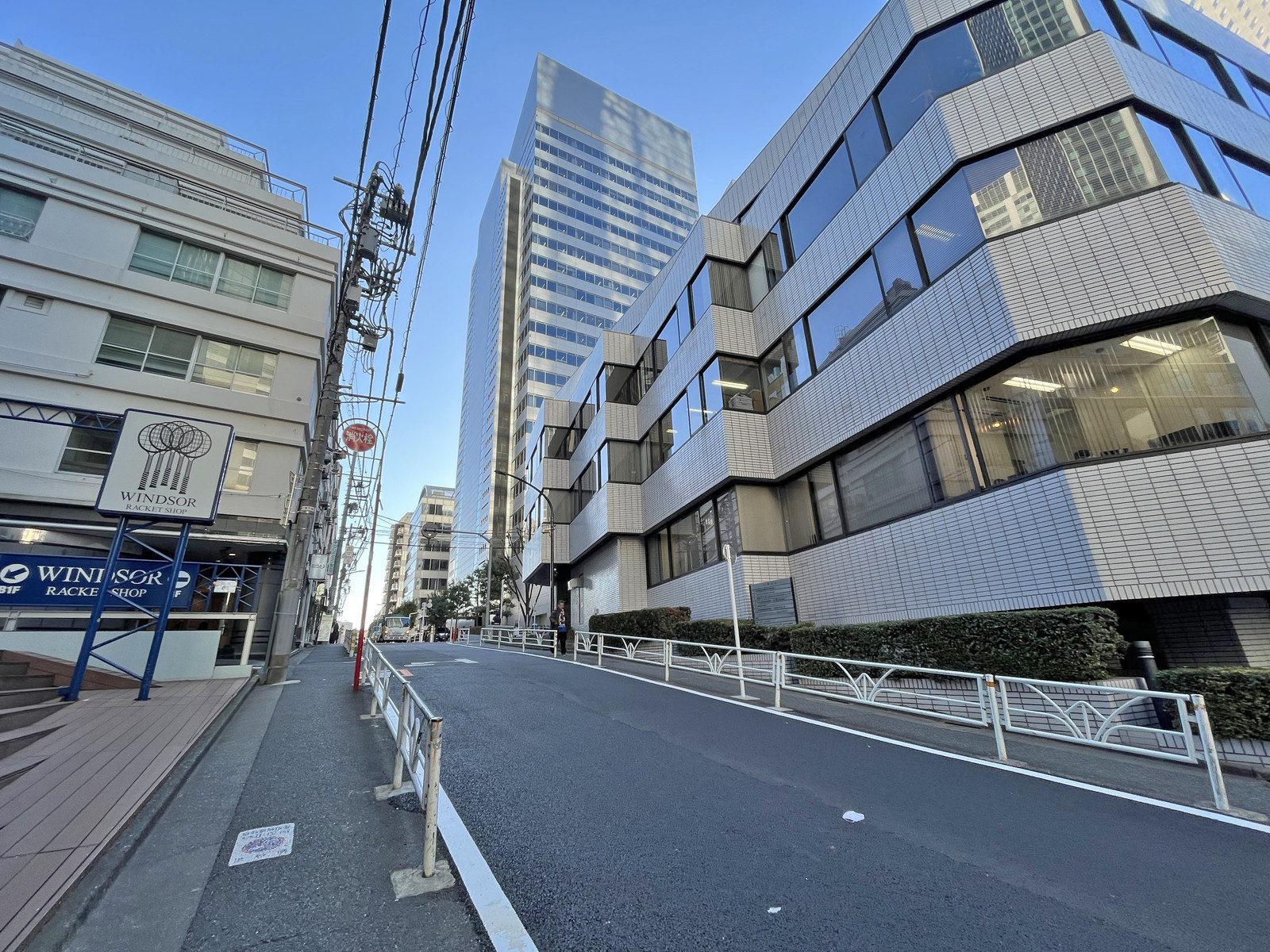 フジビル40前面通り