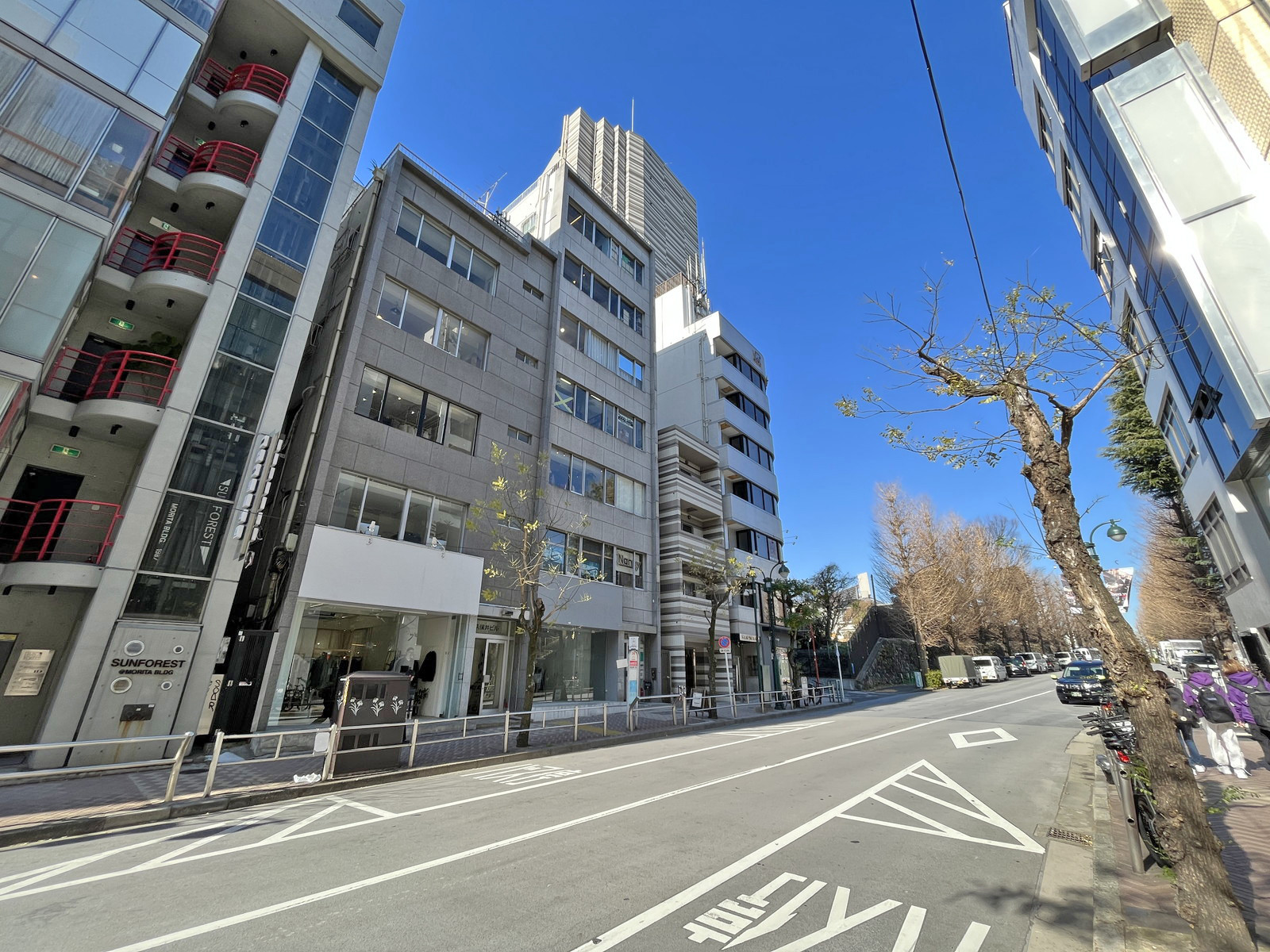 番匠ビル前面のファイヤー通り