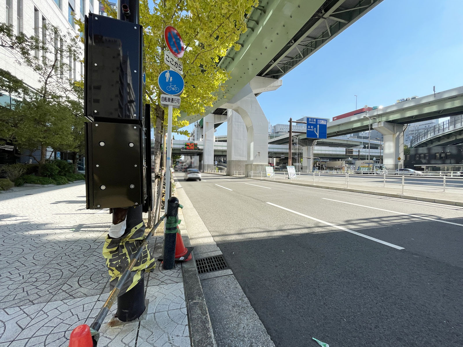 オリックス本町ビル前面の通り