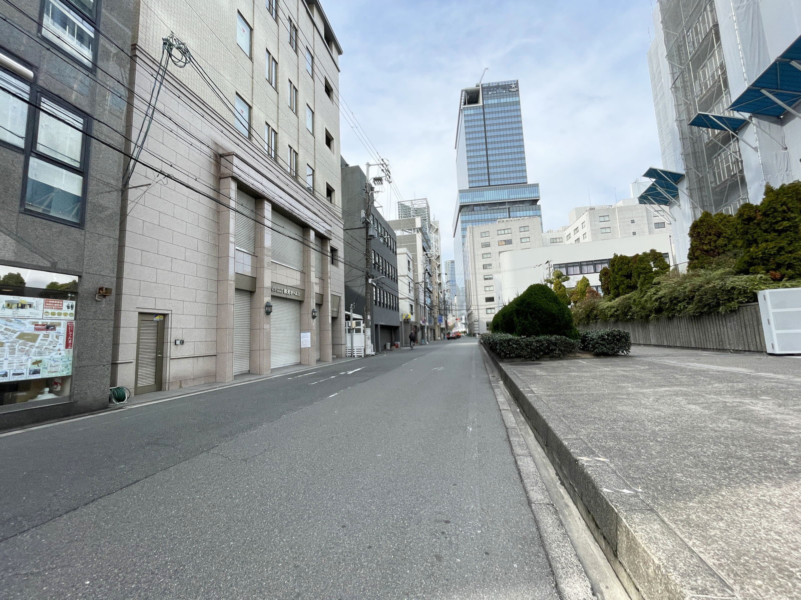 和光ホームズ堂島ビル前面の通り