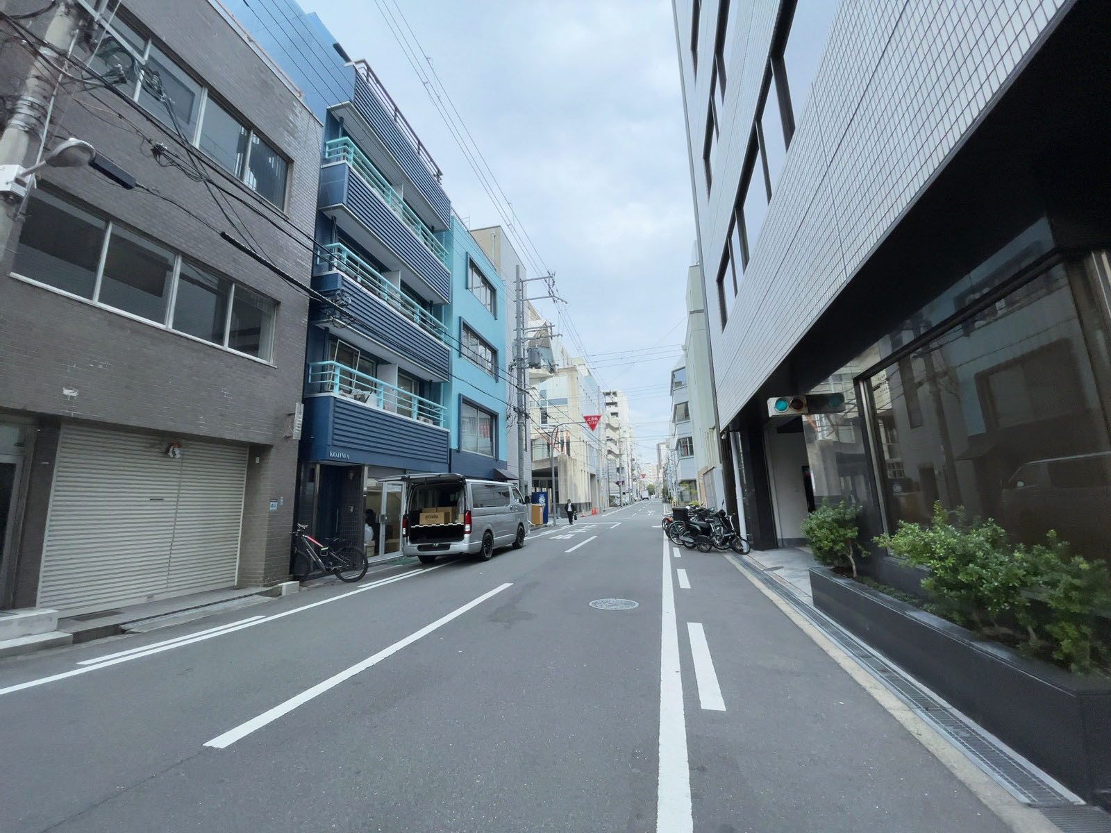 中之島岡田ビル前面の通り