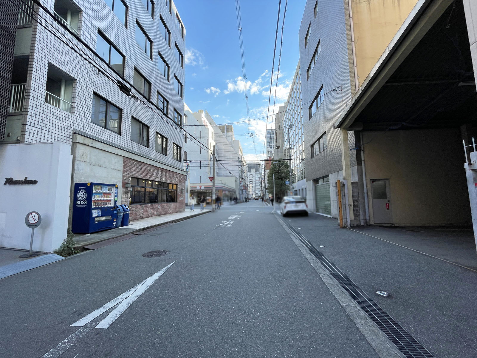 南船場心斎橋ビル前面の通り