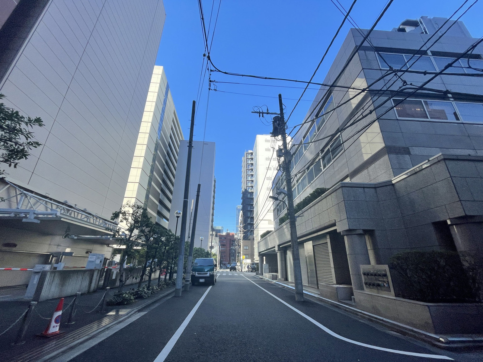 近藤ビル前面の通り