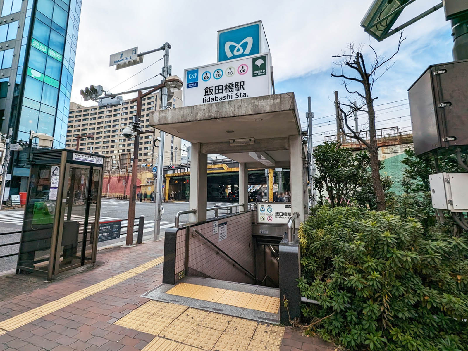 最寄りの「飯田橋駅」