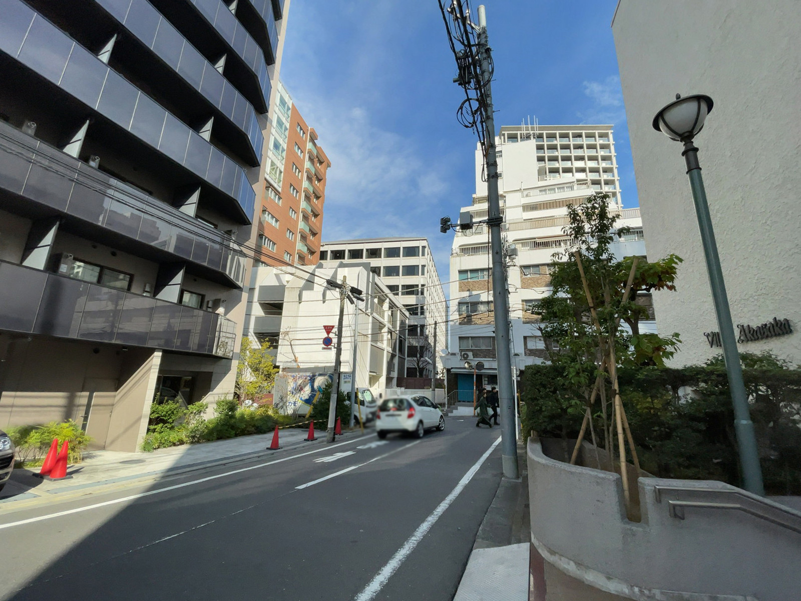 ヴィラ赤坂前面の通り