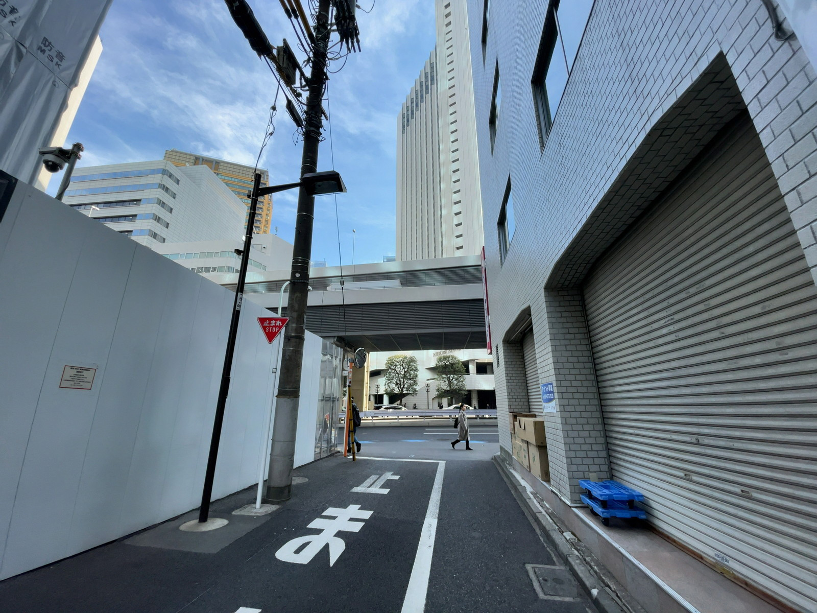 加藤ビル前面の通り